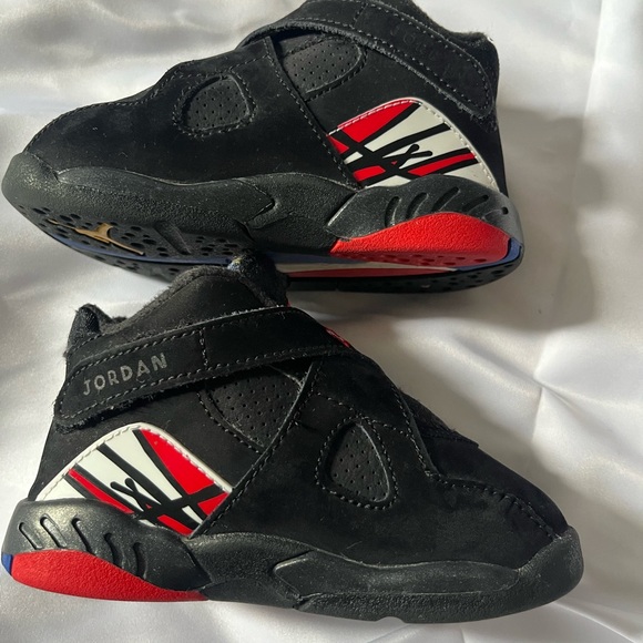 7c Retro PLAYOFFS Red, White, Blue and Black Jordan Sneakers with Cross-Strap - Picture 5 of 6